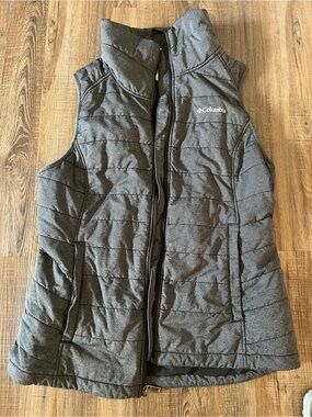Columbia Dark Gray Quilted Insulated Vest Women’s Size L